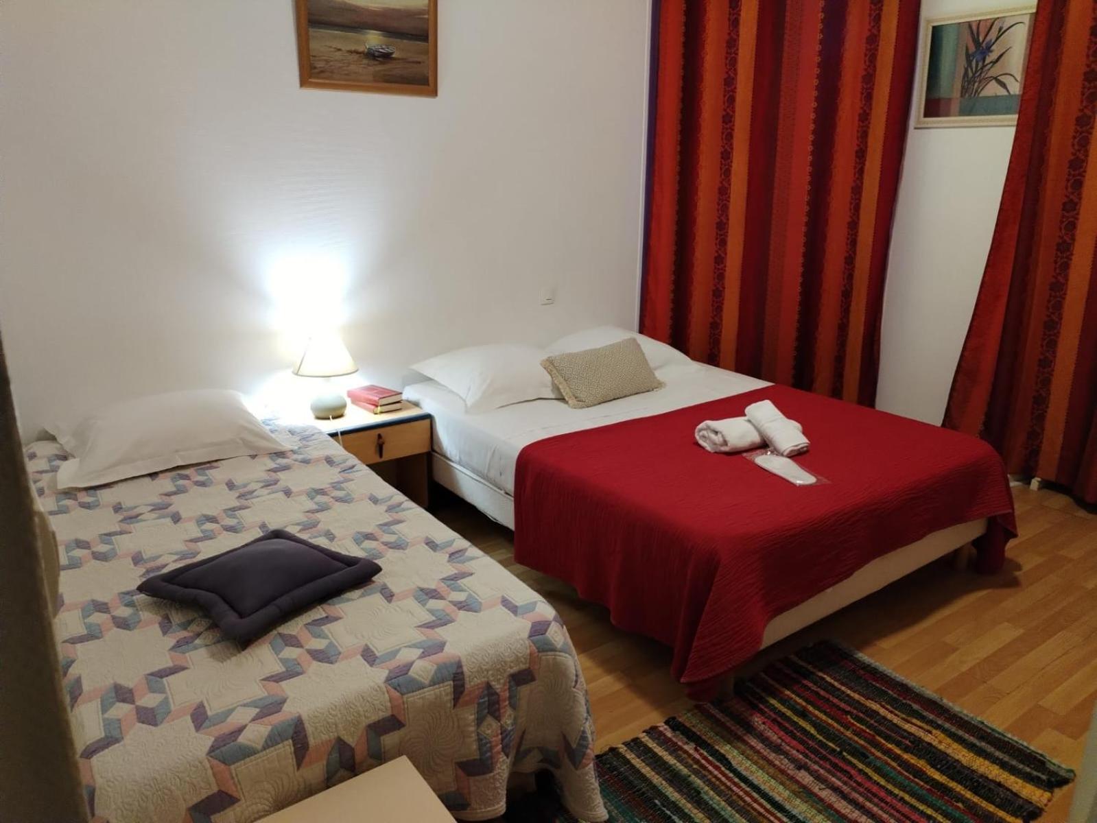 Aux Trois Rois Hotell Pont-Sur-Yonne Eksteriør bilde